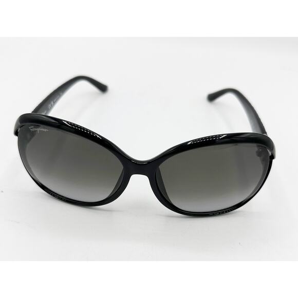 Salvatore Ferragamo SF 770SA 001 Oval Sunglasses 61MM Black Gray New - Picture 1 of 8